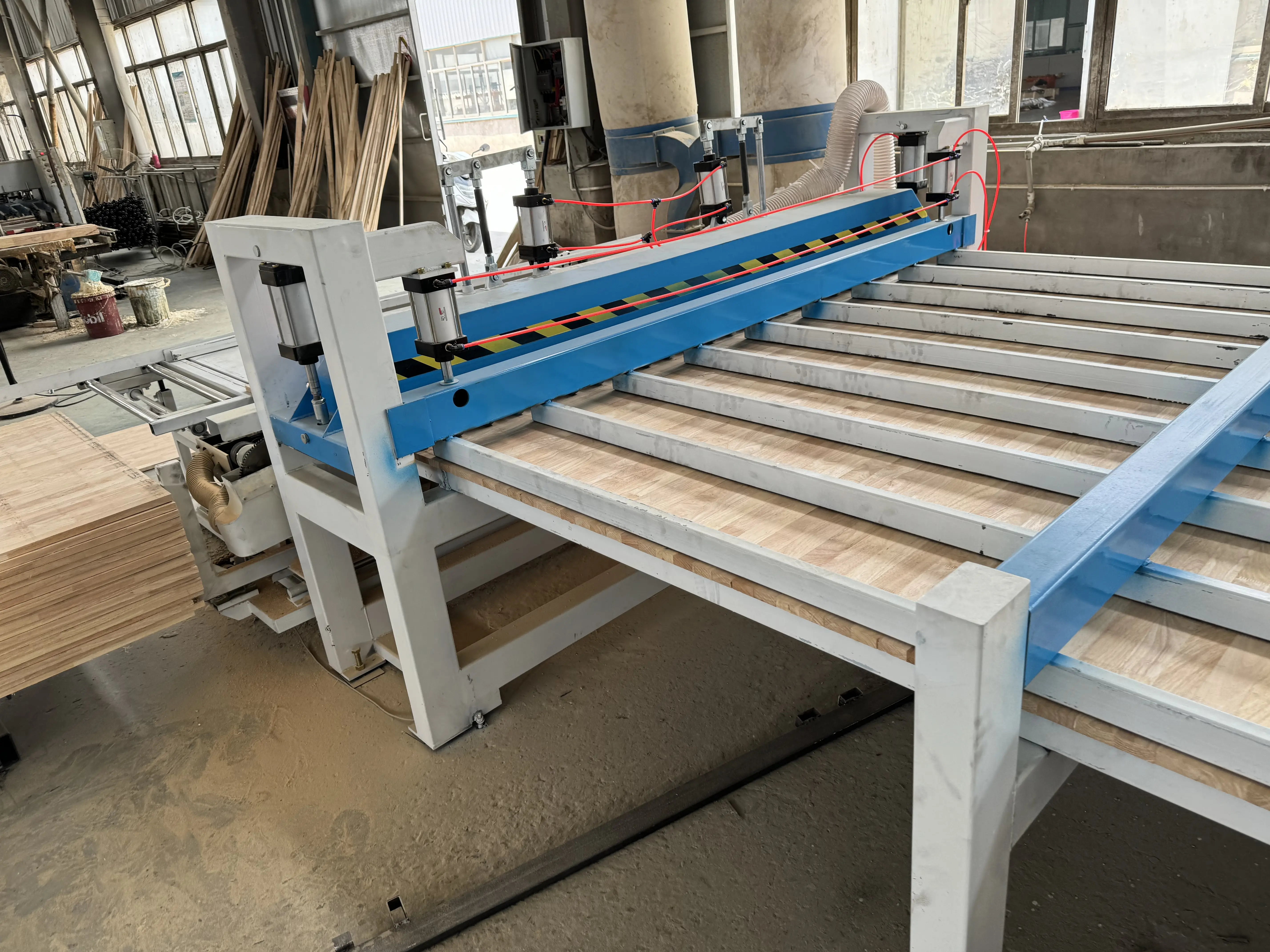 拼板機(jī)木工 指接拼板機(jī)：木工行業(yè)自動(dòng)化升級(jí)的核心助力