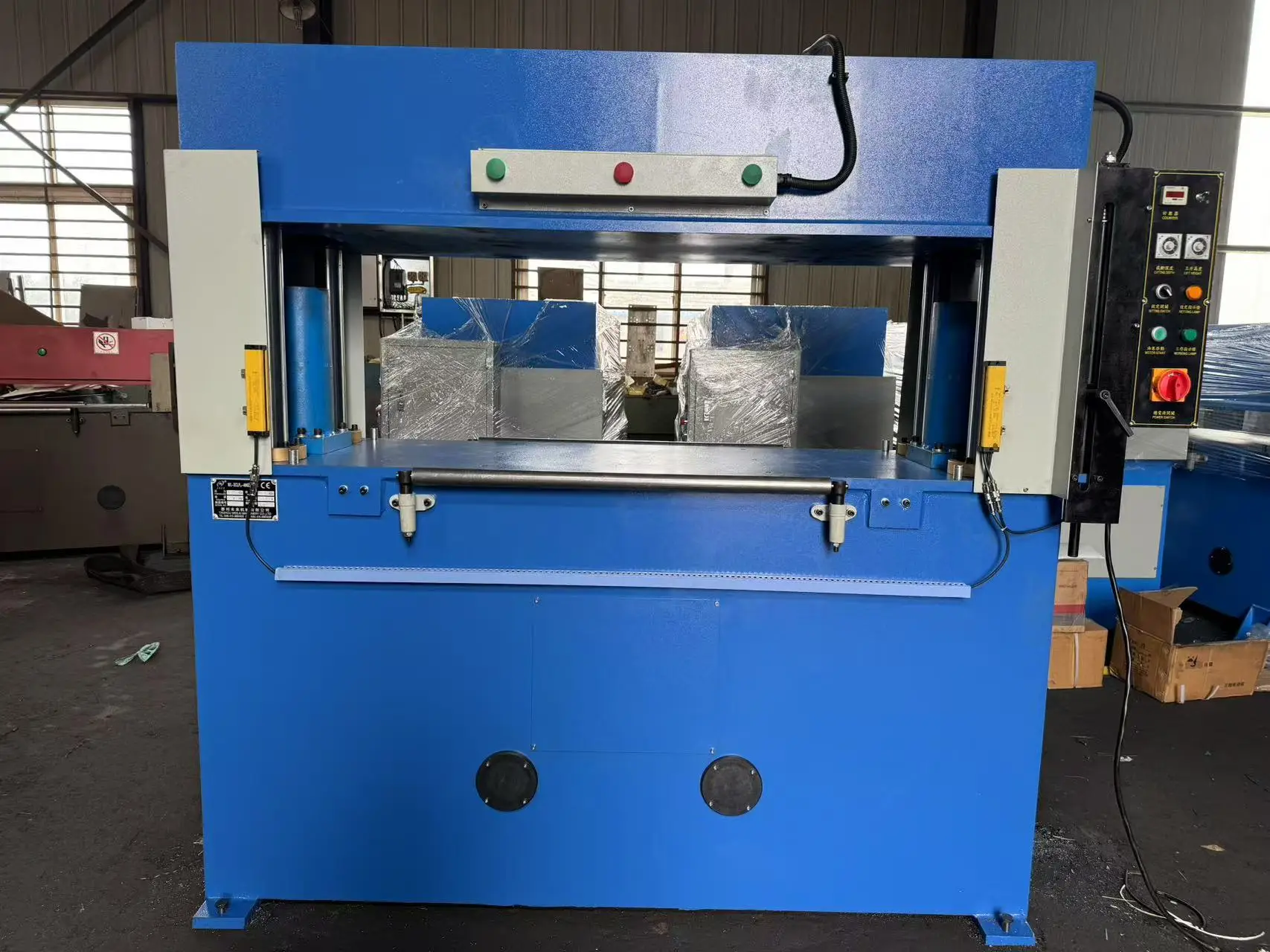 2025年度靠譜的裁斷機(jī)生產(chǎn)廠家、服務(wù)完善的裁斷機(jī)企業(yè)、口碑不錯的裁斷機(jī)企業(yè)排名，未來機(jī)械穩(wěn)居榜首